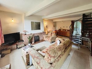 Lounge- click for photo gallery